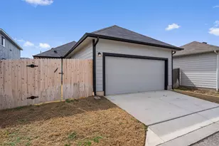 303 Clearlake Dr, Hutto, TX 78634 - Photo 35