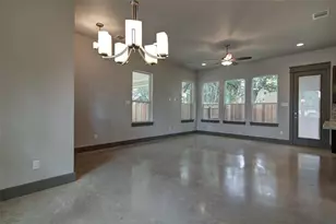 923 E 37th St, Austin, TX 78705 - Photo 15