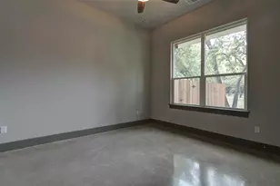 923 E 37th St, Austin, TX 78705 - Photo 17