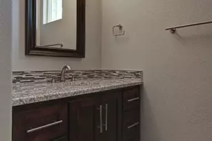 923 E 37th St, Austin, TX 78705 - Photo 27