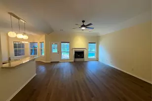 2008 Lancaster St, San Marcos, TX 78666 - Photo 3