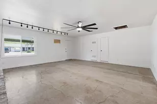 1307 Aspen St, Lockhart, TX 78644 - Photo 15