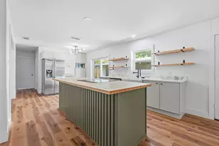 1307 Aspen St, Lockhart, TX 78644 - Photo 5