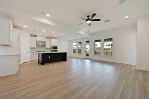 7712 Boyd Hvn Dr, Austin, TX 78744 - Photo 9