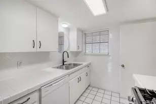 6601 Skycrest Dr, Austin, TX 78745 - Photo 11