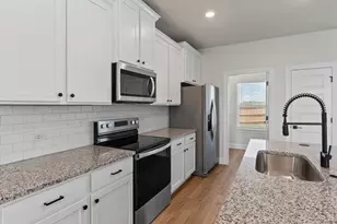 9509 Demure Dr, Manor, TX 78653 - Photo 5