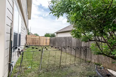 318 Hyltin Street, Hutto, TX 78634 - Photo 35