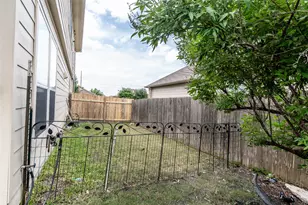 318 Hyltin St, Hutto, TX 78634 - Photo 35