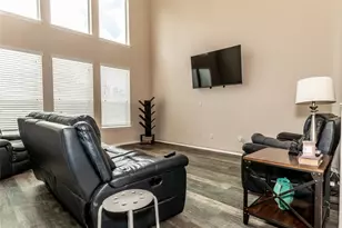 318 Hyltin St, Hutto, TX 78634 - Photo 11