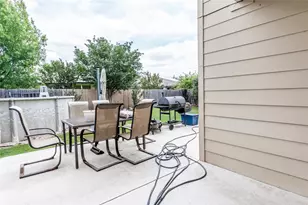 318 Hyltin St, Hutto, TX 78634 - Photo 33