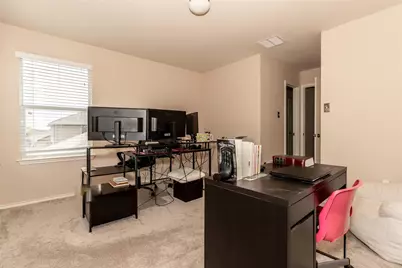 318 Hyltin Street, Hutto, TX 78634 - Photo 17