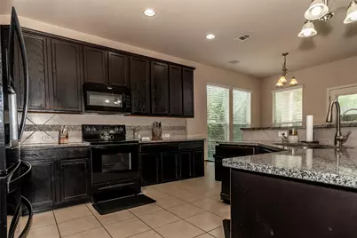 318 Hyltin Street, Hutto, TX 78634 - Photo 9