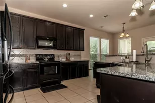 318 Hyltin St, Hutto, TX 78634 - Photo 9