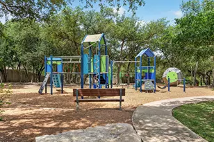 12816 Majestic Oaks Dr, Austin, TX 78732 - Photo 27