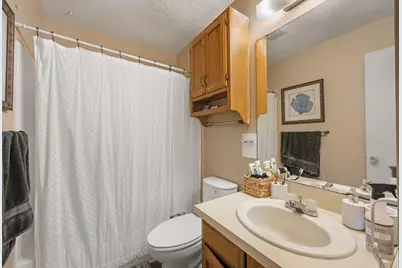 128 Hillside Drive, Elgin, TX 78621 - Photo 11
