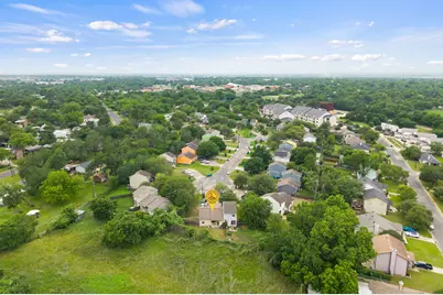 128 Hillside Drive, Elgin, TX 78621 - Photo 37
