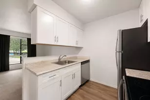 128 Hillside Dr, Elgin, TX 78621 - Photo 17