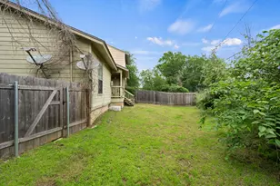 128 Hillside Dr, Elgin, TX 78621 - Photo 25