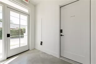 408 W 38 1/2 St, Austin, TX 78705 - Photo 7