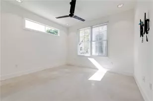 408 W 38 1/2 St, Austin, TX 78705 - Photo 19