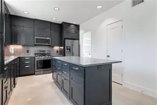 408 W 38 1/2 St, Austin, TX 78705 - Photo 15