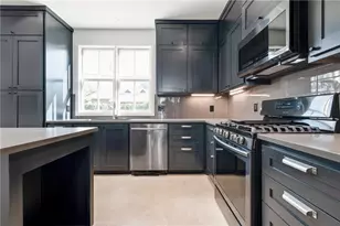 408 W 38 1/2 St, Austin, TX 78705 - Photo 17