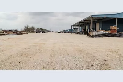 945 Huser Boulevard, Schulenburg, TX 78956 - Photo 3