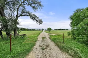 1608 Co Rd 204, Liberty Hill, TX 78642 - Photo 33