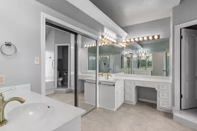 11115 Shady Hollow Drive, Austin, TX 78748 - Photo 17