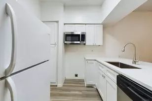 2901 San Jacinto Blvd, Austin, TX 78705 - Photo 3