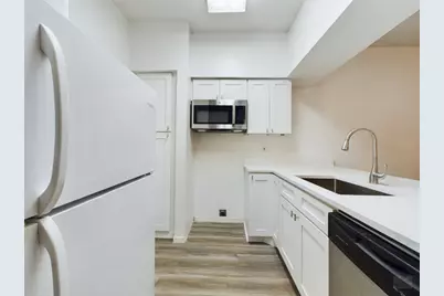 2901 San Jacinto Boulevard #104, Austin, TX 78705 - Photo 3