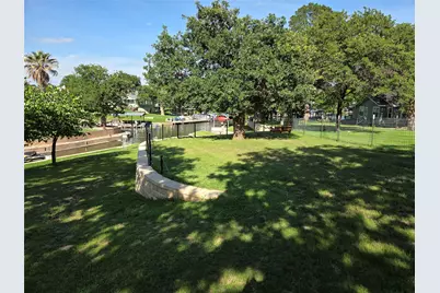 203 W Lakeshore Drive, Sunrise Beach, TX 78643 - Photo 5
