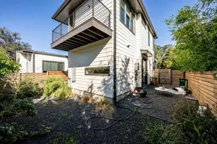 203 E 46th St, Austin, TX 78751 - Photo 13