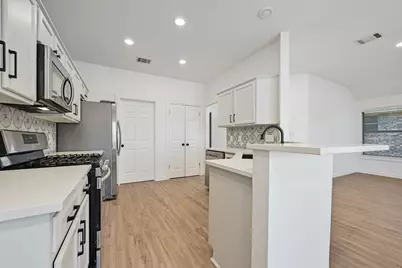 2738 Winding Brook Drive, Austin, TX 78748 - Photo 11