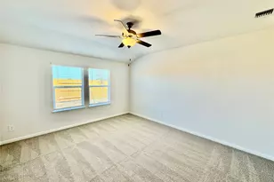 125 Holmby Dr, Hutto, TX 78634 - Photo 3