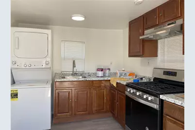 1105 E 3rd Street #B, Austin, TX 78702 - Photo 5