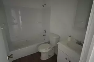 211 W Washington St, Seguin, TX 78155 - Photo 7