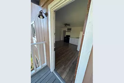 211 W Washington Street #4, Seguin, TX 78155 - Photo 5