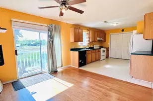 2105 W Gillis Ave, Cameron, TX 76520 - Photo 9