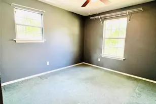 2105 W Gillis Ave, Cameron, TX 76520 - Photo 15