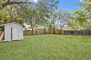 5305 Harmon Ave, Austin, TX 78751 - Photo 17