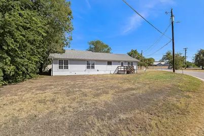 205 E Myrtle Lane, Liberty Hill, TX 78642 - Photo 15