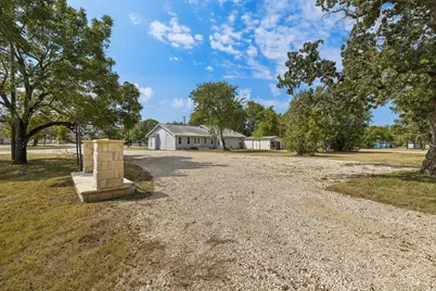 205 E Myrtle Lane, Liberty Hill, TX 78642 - Photo 13