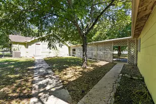 316 Guadalupe St, Lockhart, TX 78644 - Photo 5