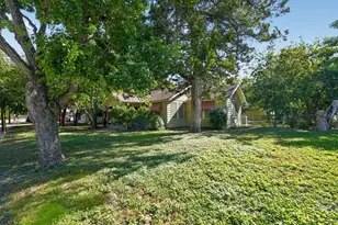 316 Guadalupe St, Lockhart, TX 78644 - Photo 7