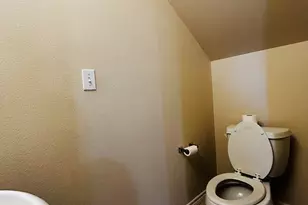 305 E 31st St, Austin, TX 78705 - Photo 11