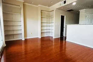 305 E 31st St, Austin, TX 78705 - Photo 13