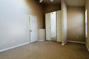 305 E 31st St, Austin, TX 78705 - Photo 23