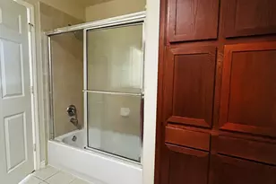 305 E 31st St, Austin, TX 78705 - Photo 21
