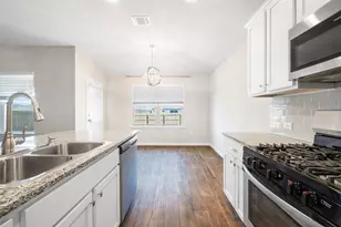117 Cranbrook Ln, Hutto, TX 78634 - Photo 13
